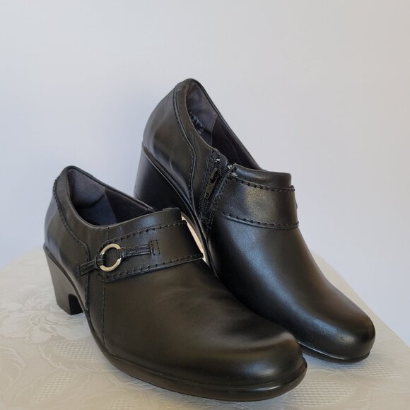 CLARKS Genette Curve Leather Slip-On Shoes- Black color- Women's Size 9.5M - Picture 3 of 13